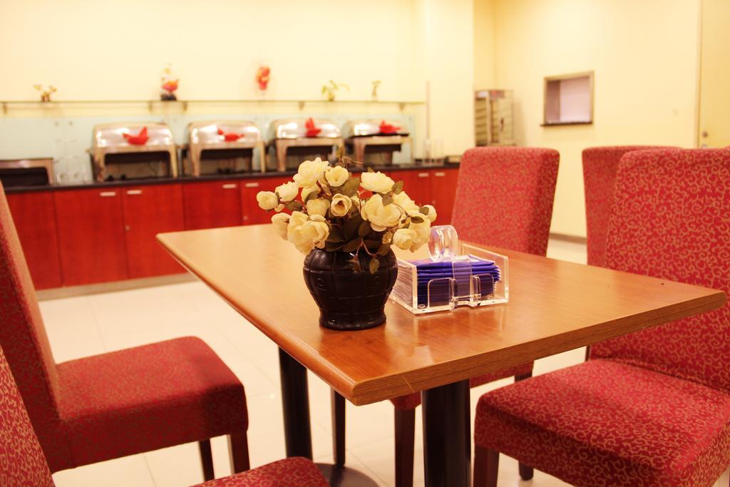 Hanting Hotel Shanghai South Railway Station Luoxiang Road Branch מראה חיצוני תמונה